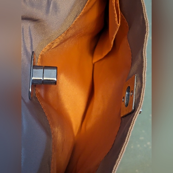 Baggallini Mosey crossbody hobo bag, tan with peach lining - Picture 8 of 13